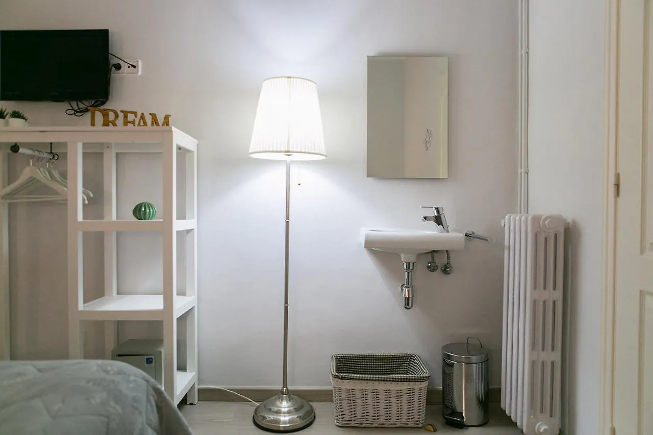Blanc Guest House Barcelona 2*,